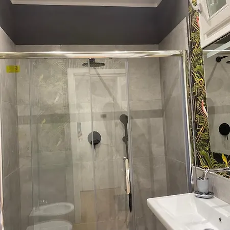 Santantonio Suite, Porta Susa Apartment *